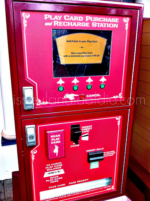 estación de recardo de tarjetas para games at the boardwalk