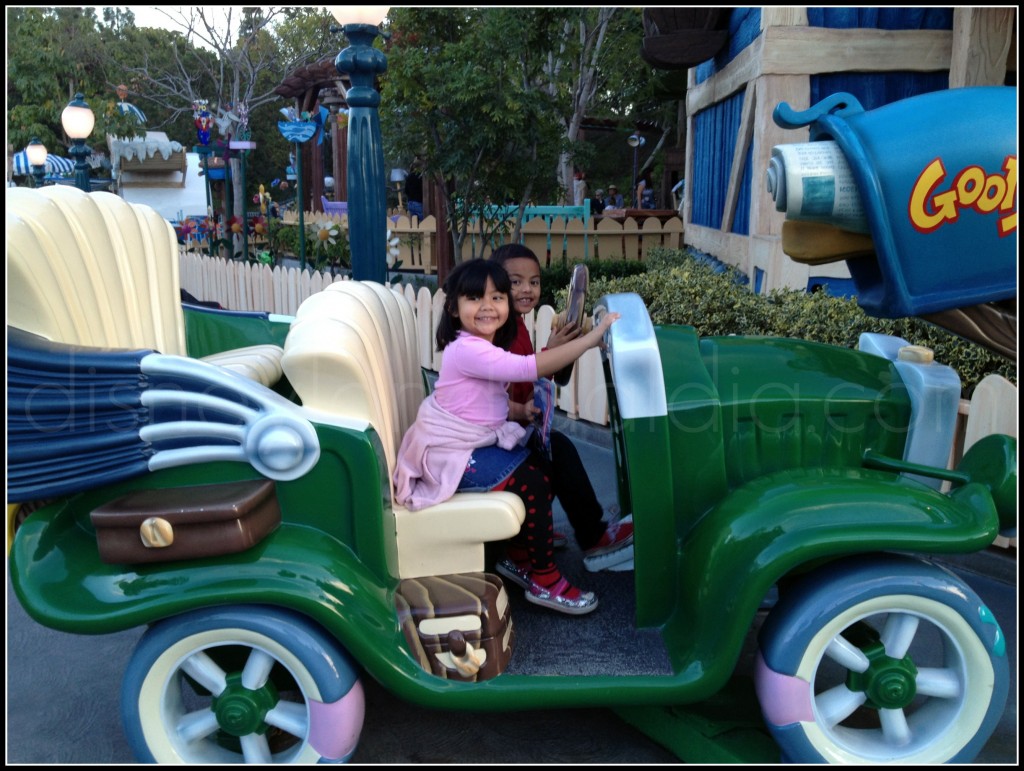 carro de goofy, Disneyland, Disneylandia,