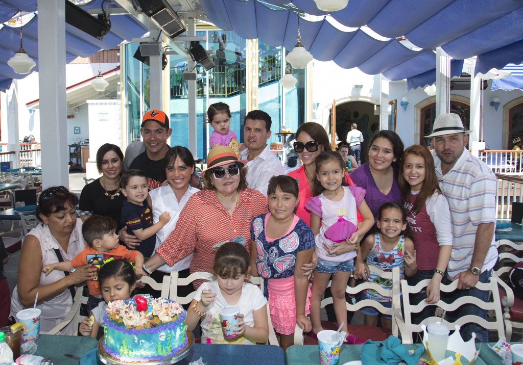 banda el recodo en disneylandia 