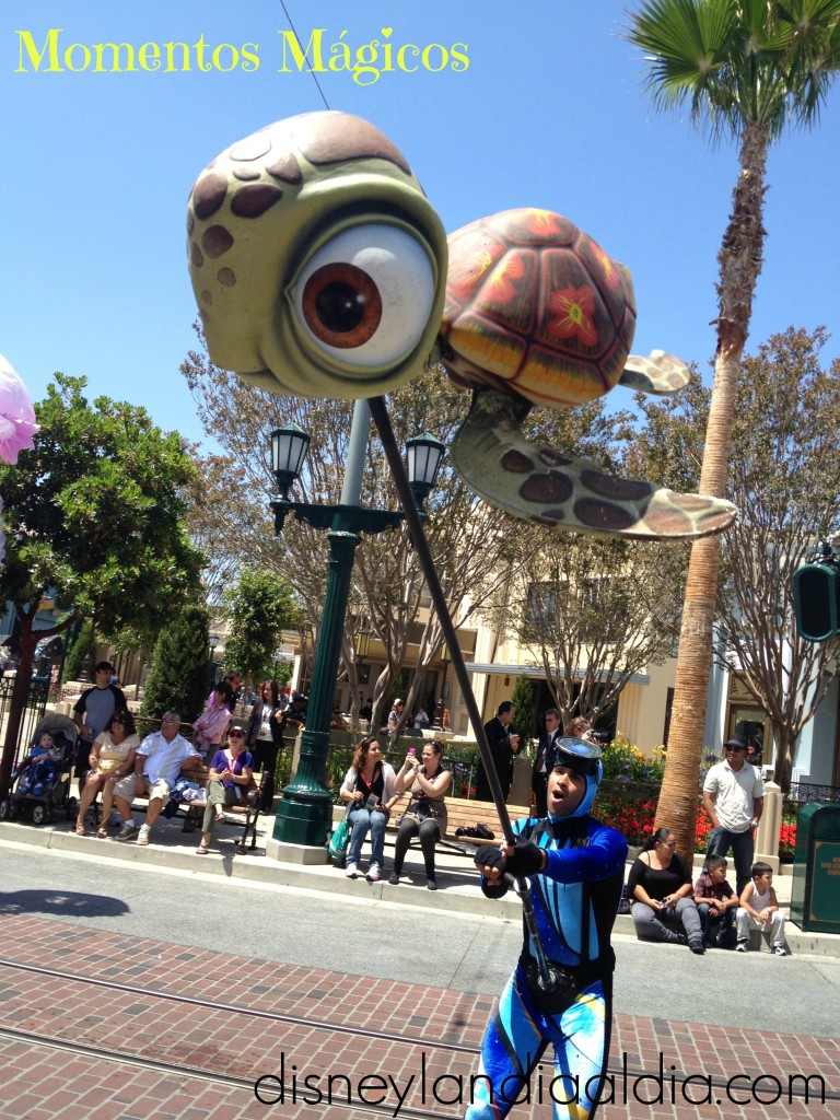 desfile en disney california adventure