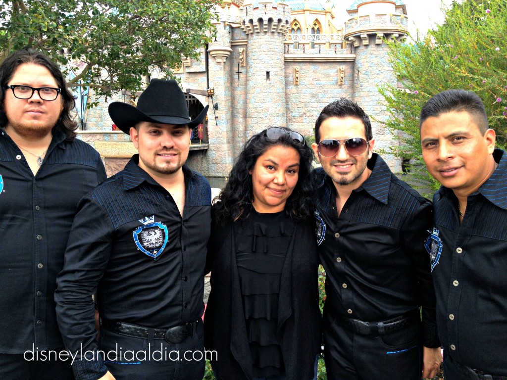 voz de mando en disneylandia