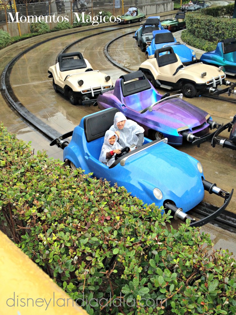 Juegos en Disneylandia en la lluvia- Disneylandiaaldia.com