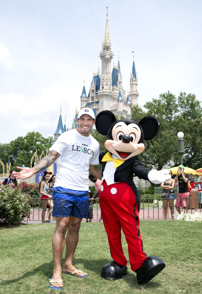 Carlos Tevez en Walt Disney World - DisneylandiaalDia.com
