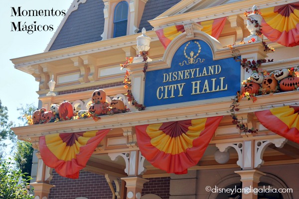 Calabazas en Disneyland City Hall