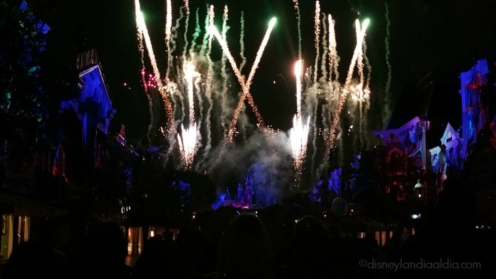 Disneyland Forever Fireworks - old.disneylandiaaldia.com