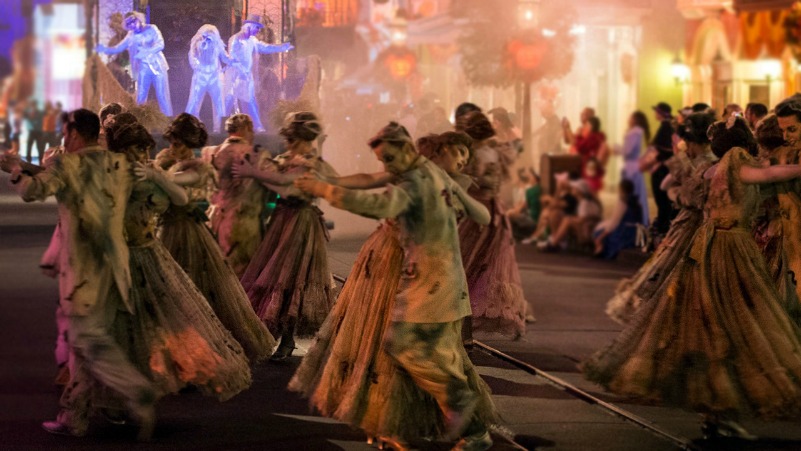 Nuevo Desfile Frightfully Fun Parade en Disneylandia