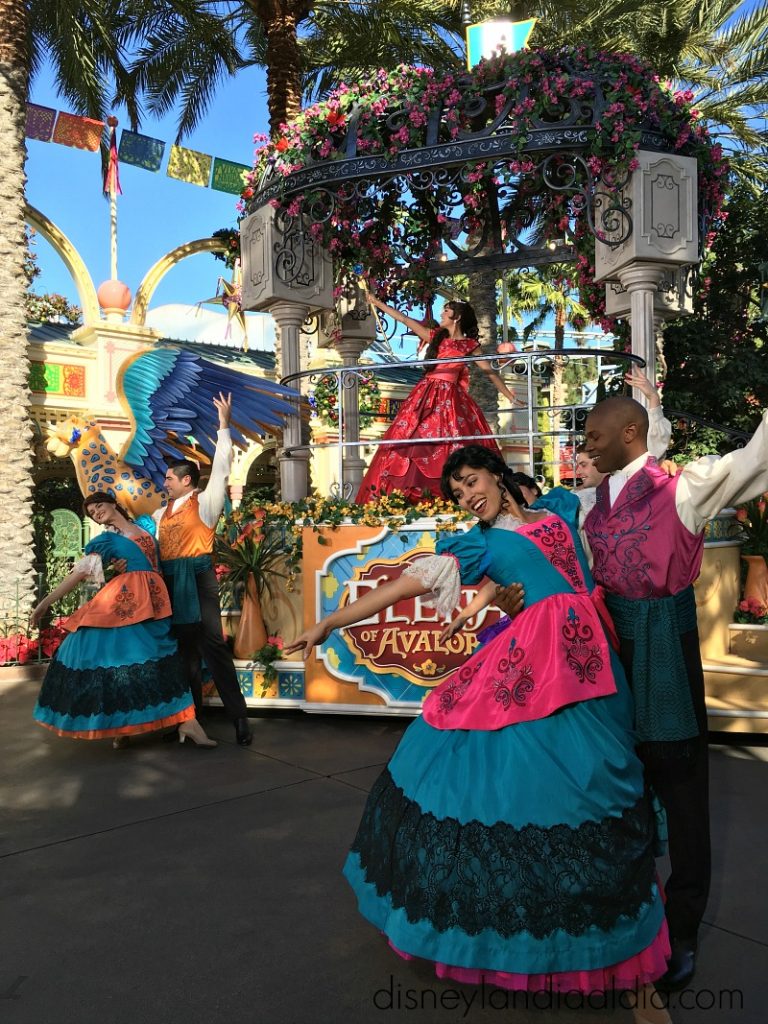 Visita a la Princesa Elena de Avalor en Disneylanda
