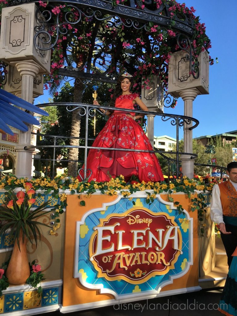 Visita a la Princesa Elena de Avalor en Disneylanda