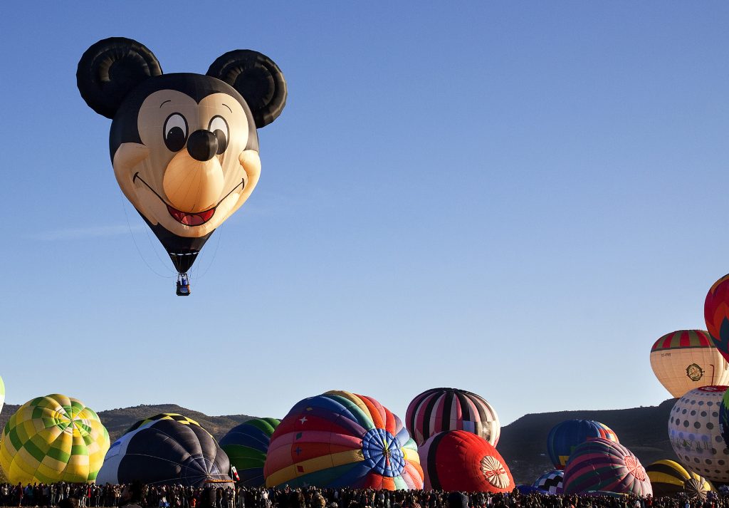 Donde ver el Globo Gigante del Maestro Yoda y Mickey Mouse en México